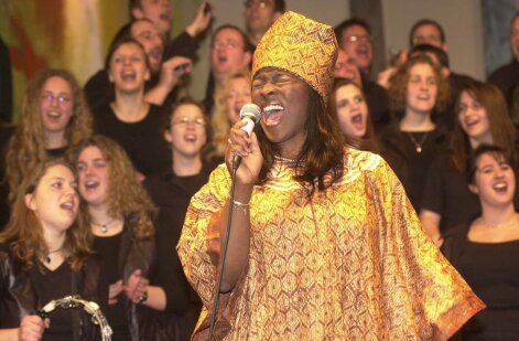 Onita Boone und Golden Harps am 07.04.2002 in der Ev. Stadtkirche Offenburg