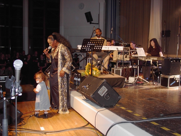 Onita Boone und David Bratton beim Golden Harps Gospelworkshop am 08.06.2002 in der Sternenberghalle in Friesenheim